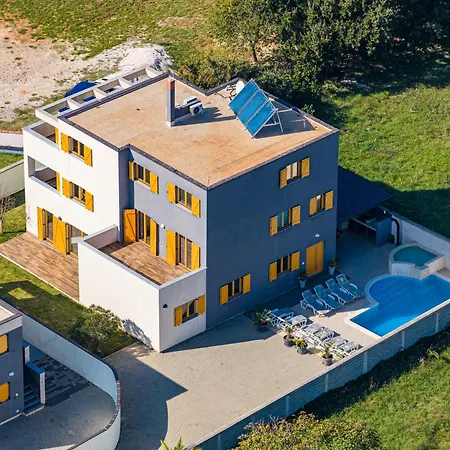 Palatium I Villa *