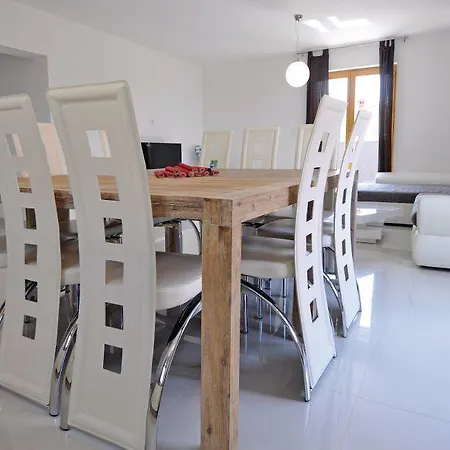 Palatium I 빌라 파자나