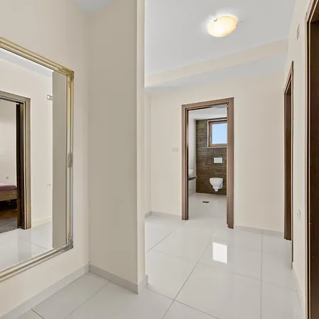 Palatium I Villa *