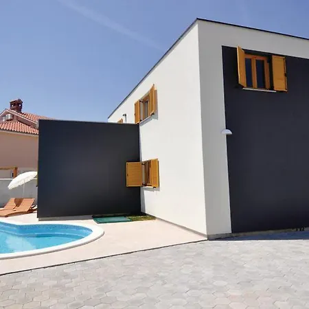 Villa Palatium I *