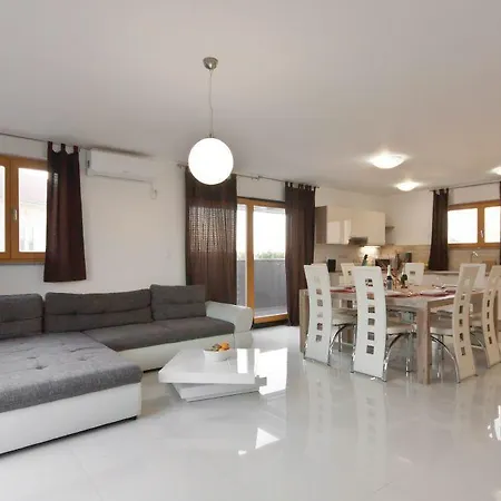 Palatium I Villa *